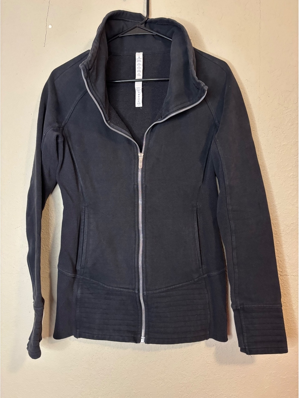 Lululemon Radiant Black Full-Zip Jacket Size 6
